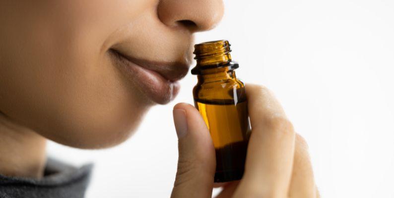 health benefits of thieves essential oil