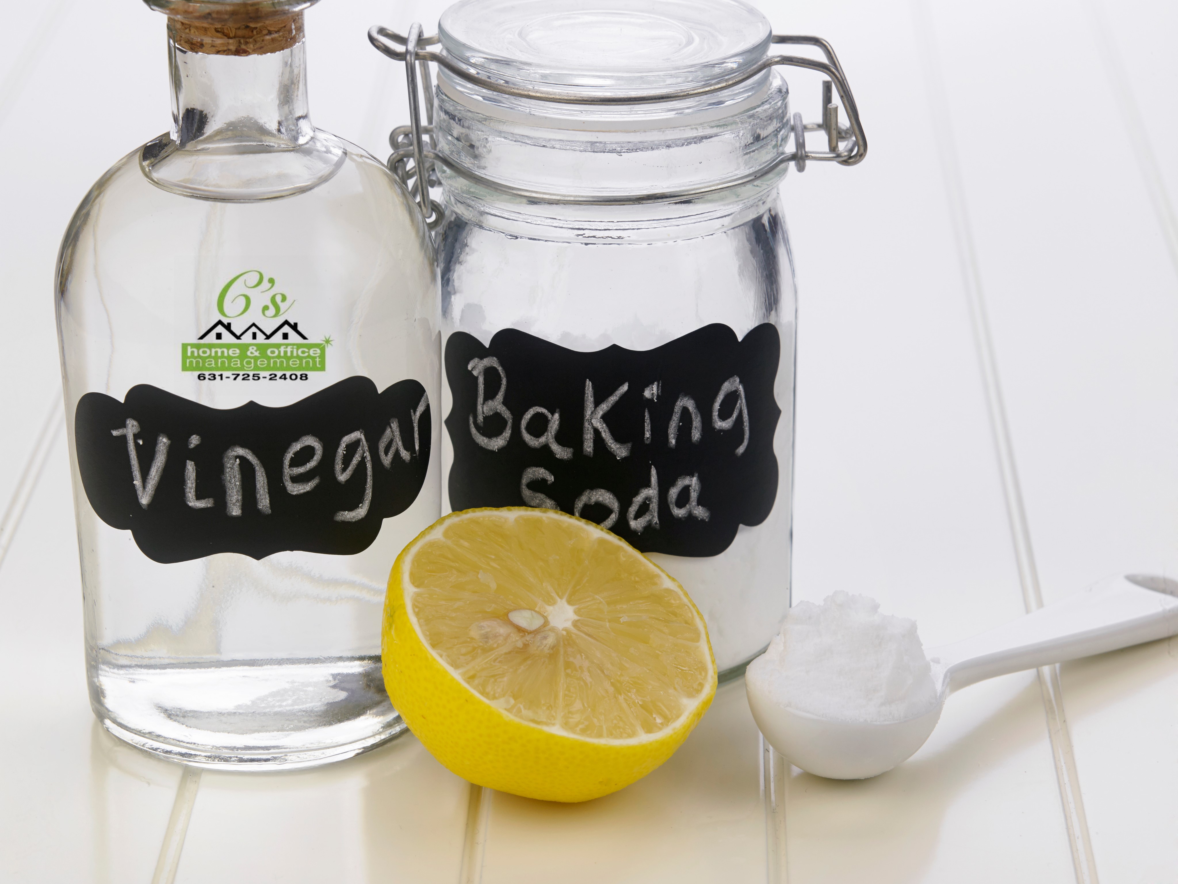 Vinegar, Baking Soda and Lemon for healthy household cleaning