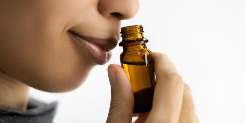 inhale the benefits of peppermint essential oil